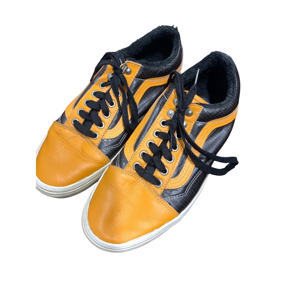 Vans Old Skool MTE Mens 9 Womens 10.5 Orange Black Leather Fleece Lined Sneakers